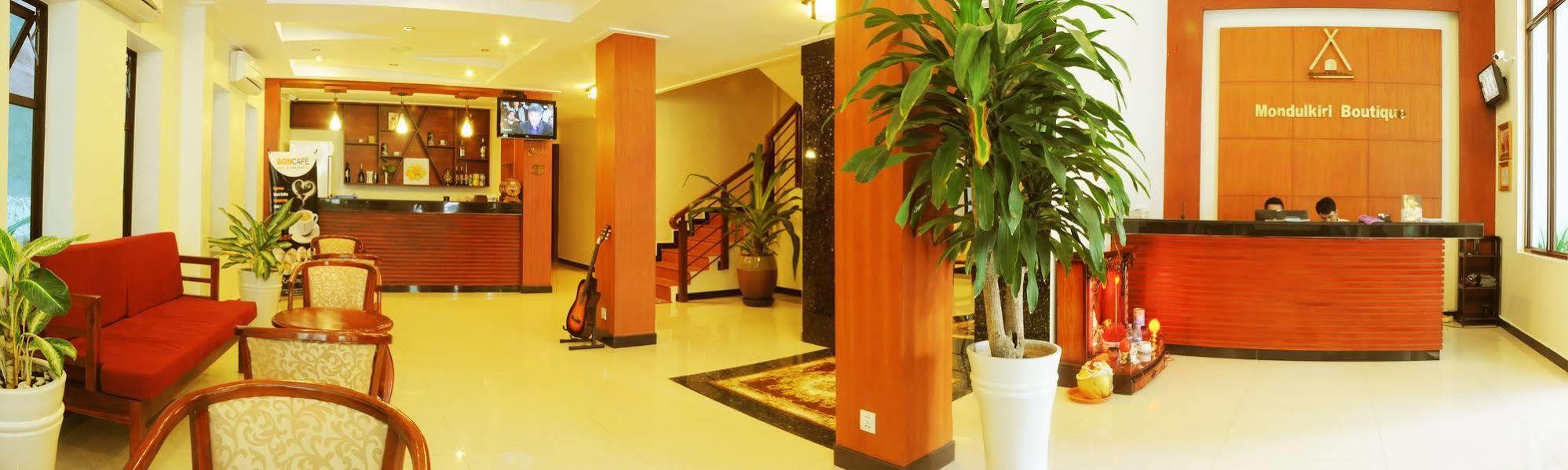 V N E Hotel Phnom Penh Exterior foto