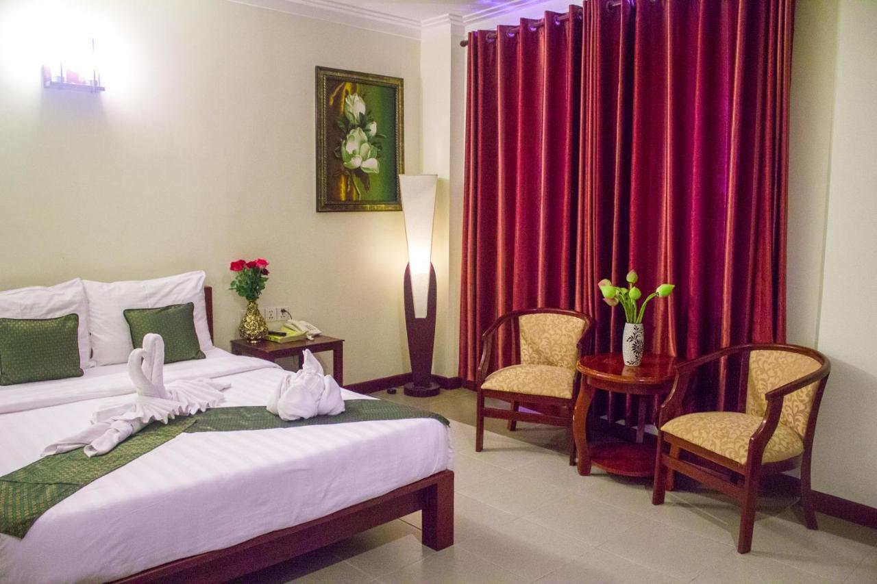 V N E Hotel Phnom Penh Exterior foto